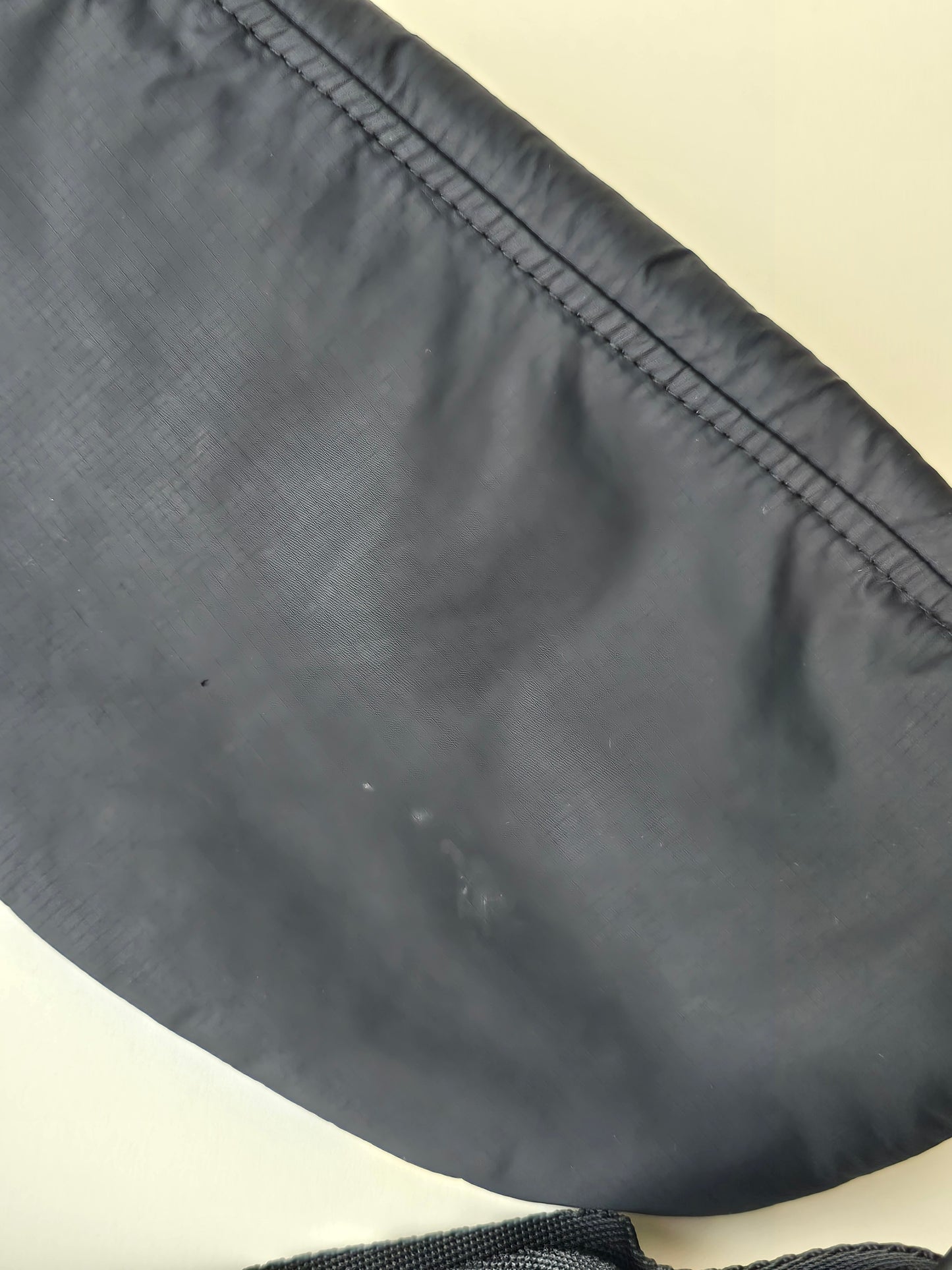 Banane imperméable avec petits défauts