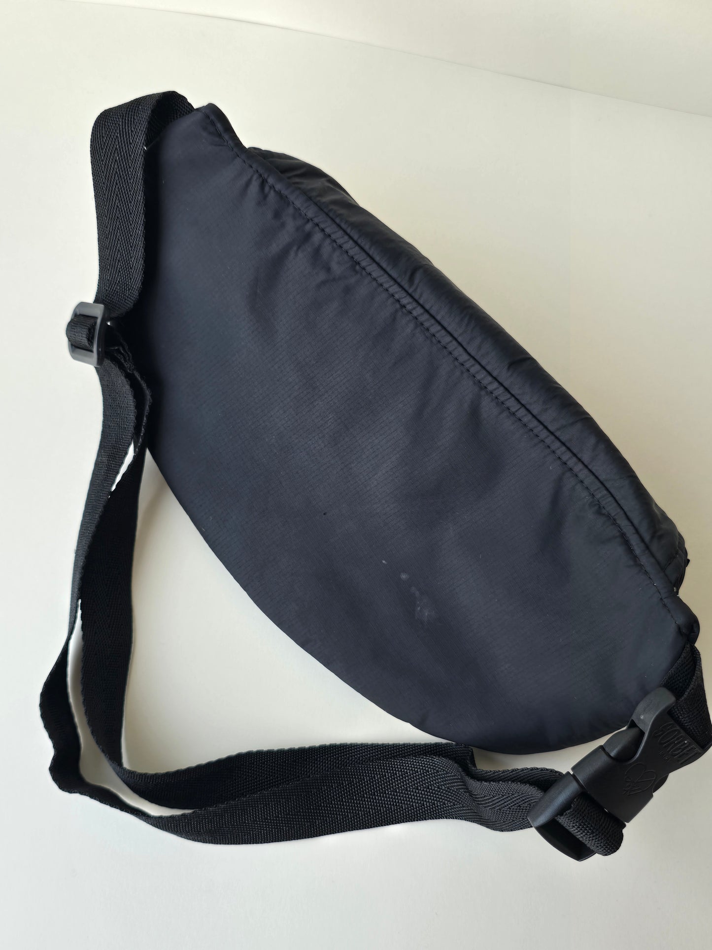Banane imperméable avec petits défauts