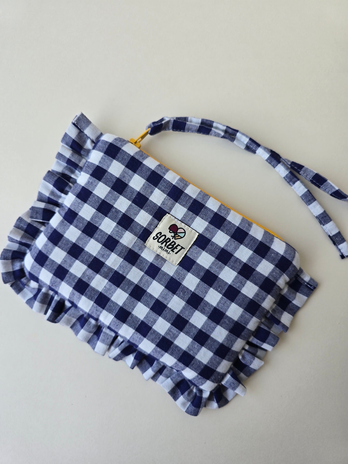 Petite pochette à volant