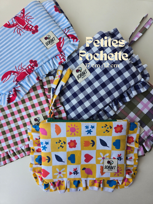Petite pochette à volant
